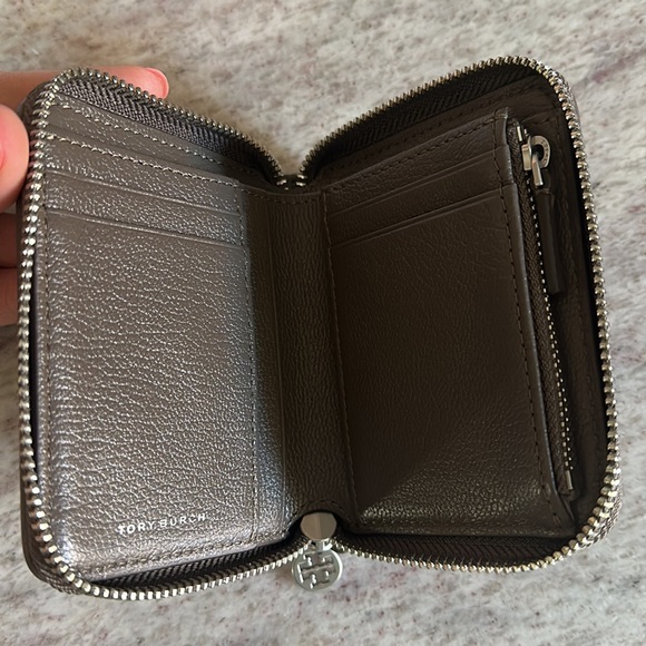 Tory Burch Fleming Charm Wallet - Picture 4 of 7